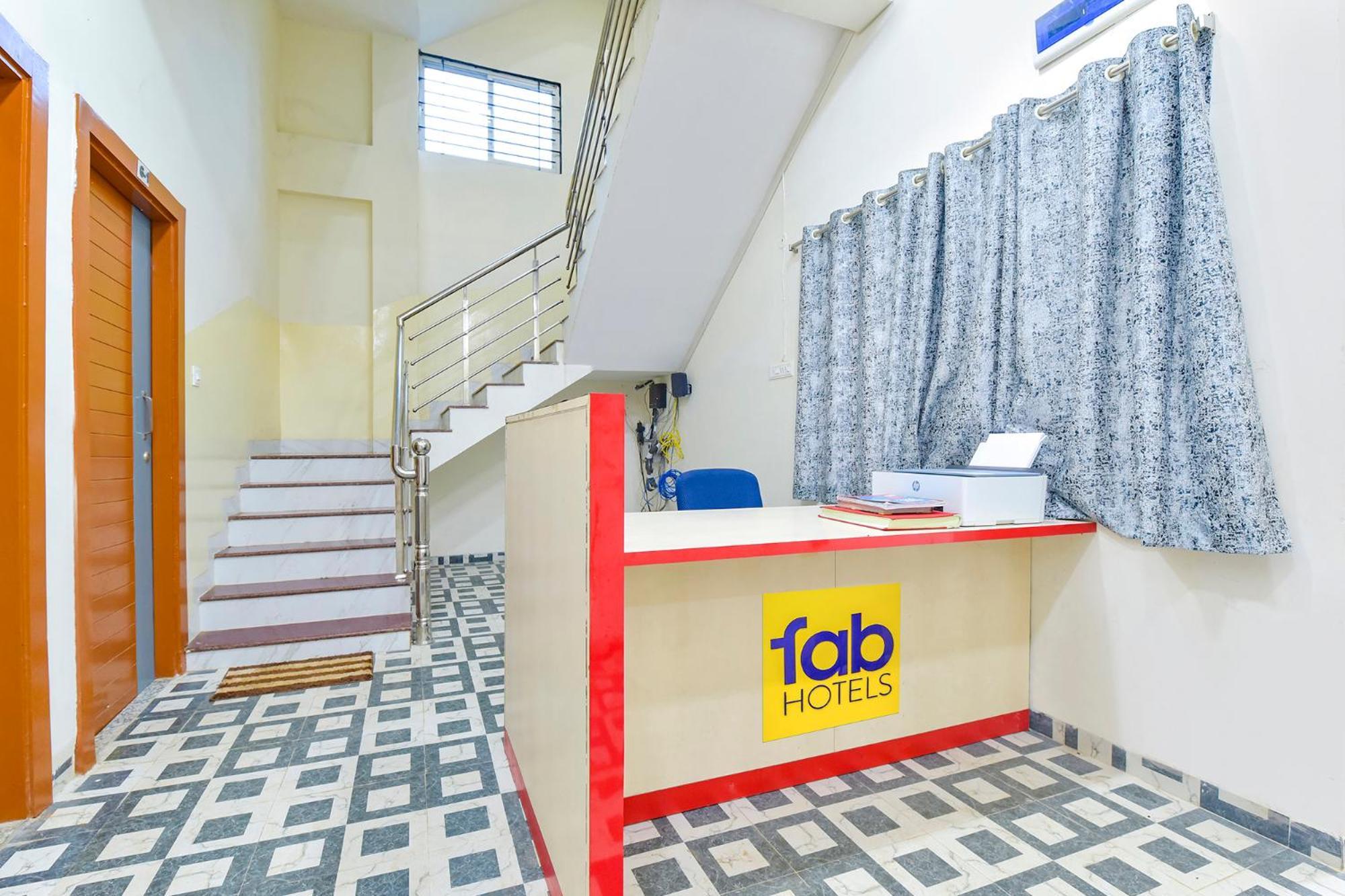 Fabhotel Grand Embassy 印多尔 外观 照片
