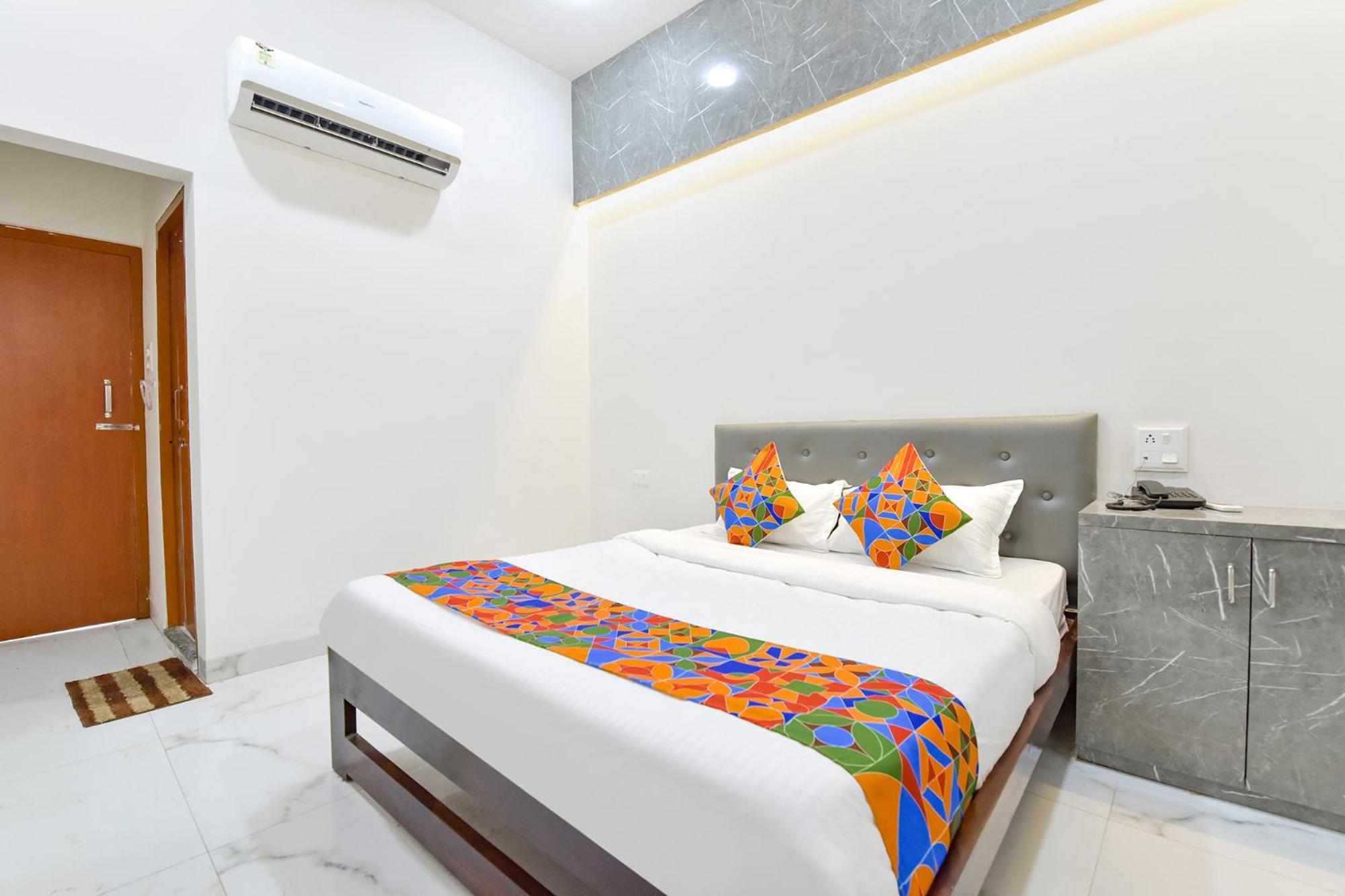 Fabhotel Grand Embassy 印多尔 外观 照片