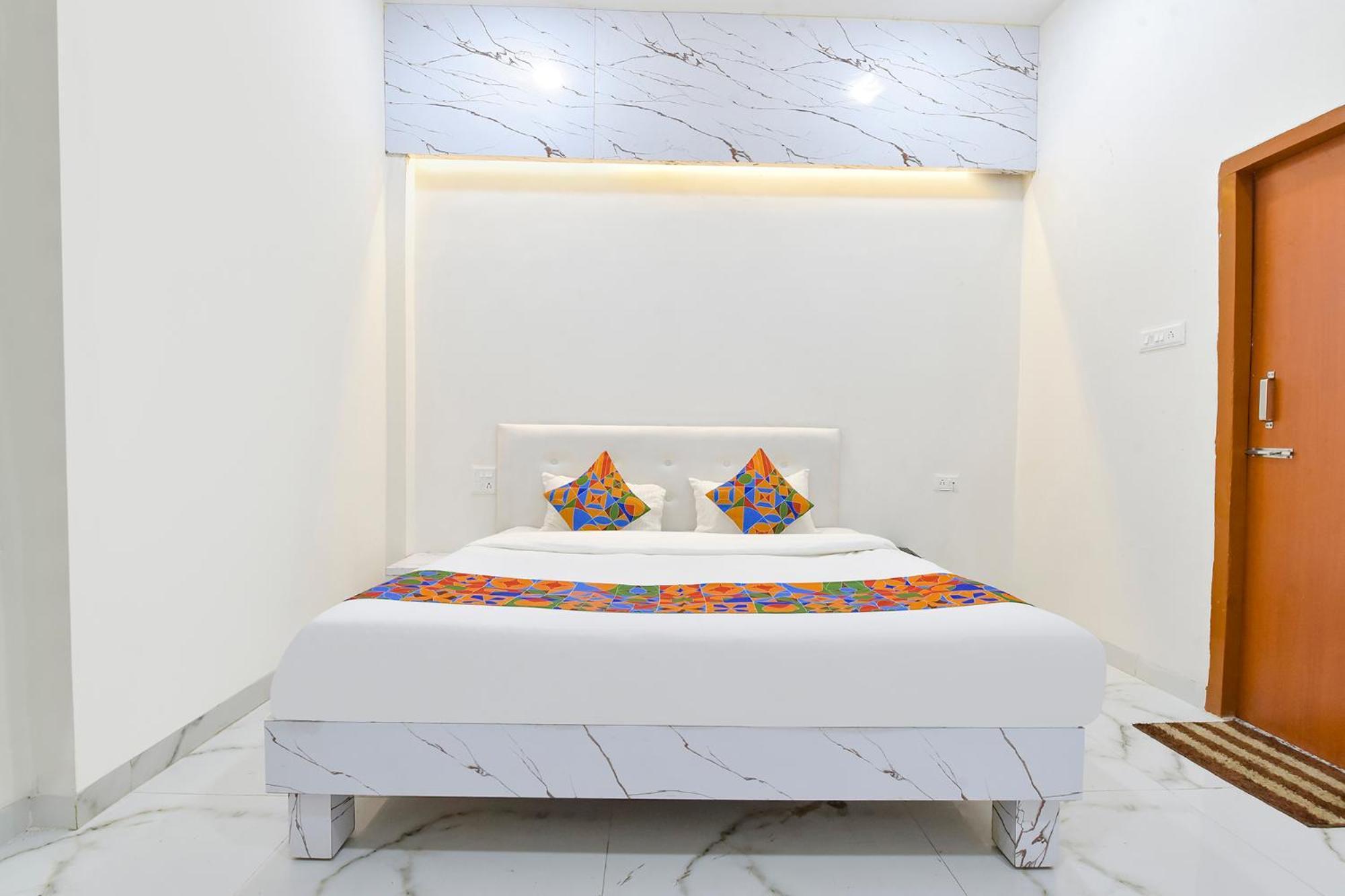 Fabhotel Grand Embassy 印多尔 外观 照片
