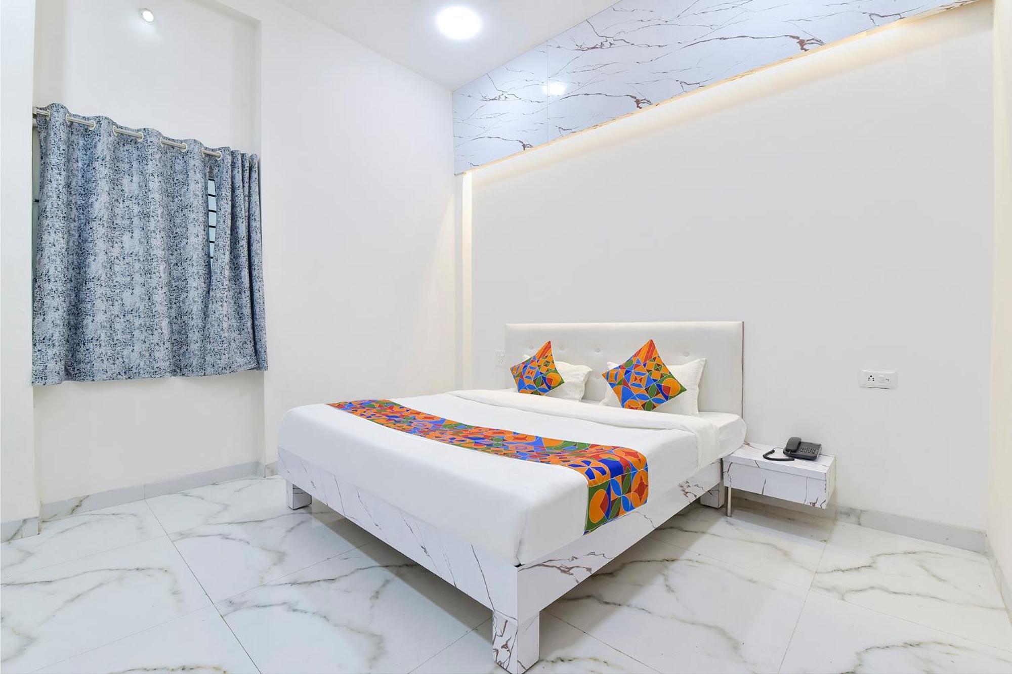 Fabhotel Grand Embassy 印多尔 外观 照片