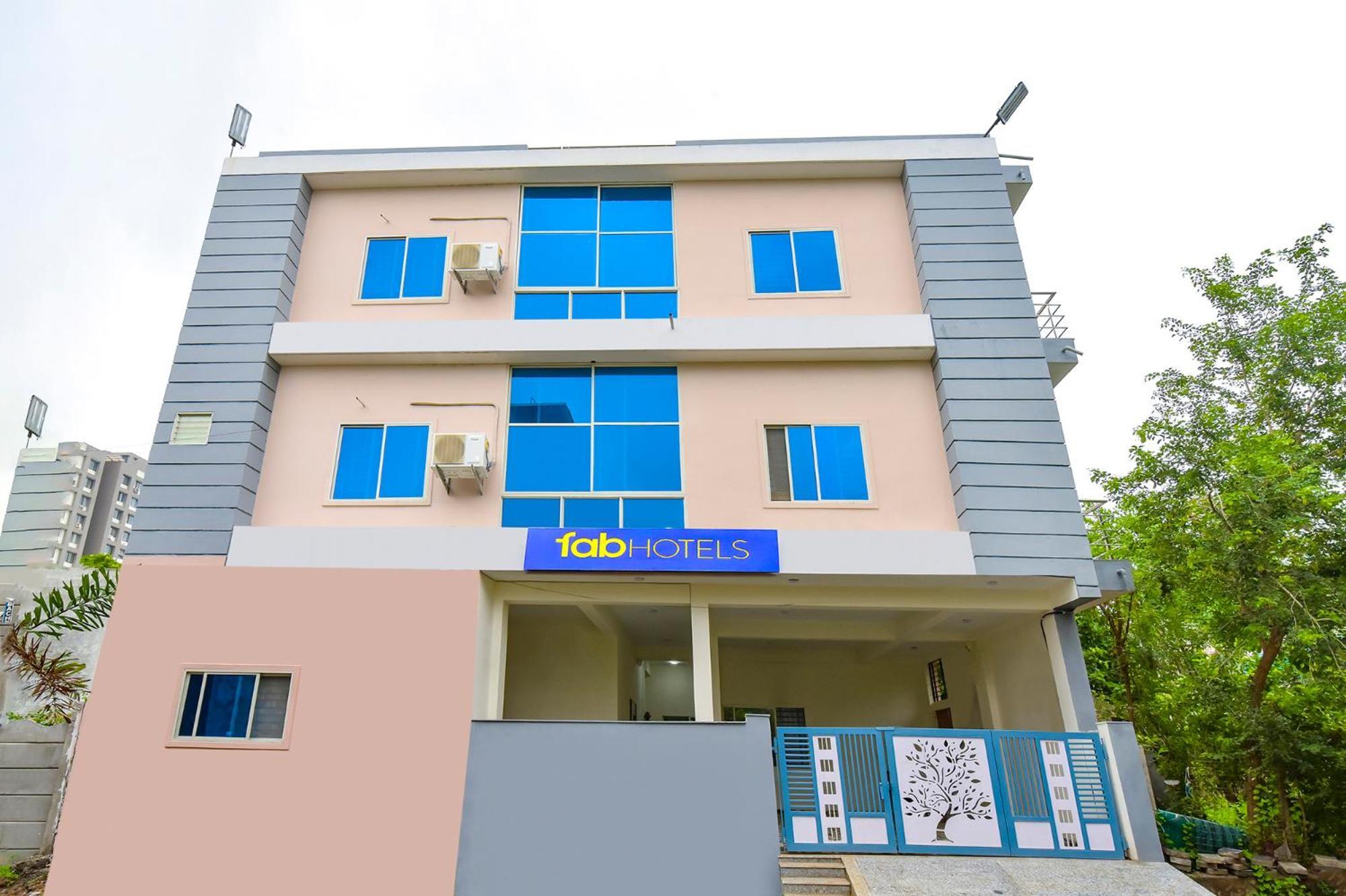 Fabhotel Grand Embassy 印多尔 外观 照片