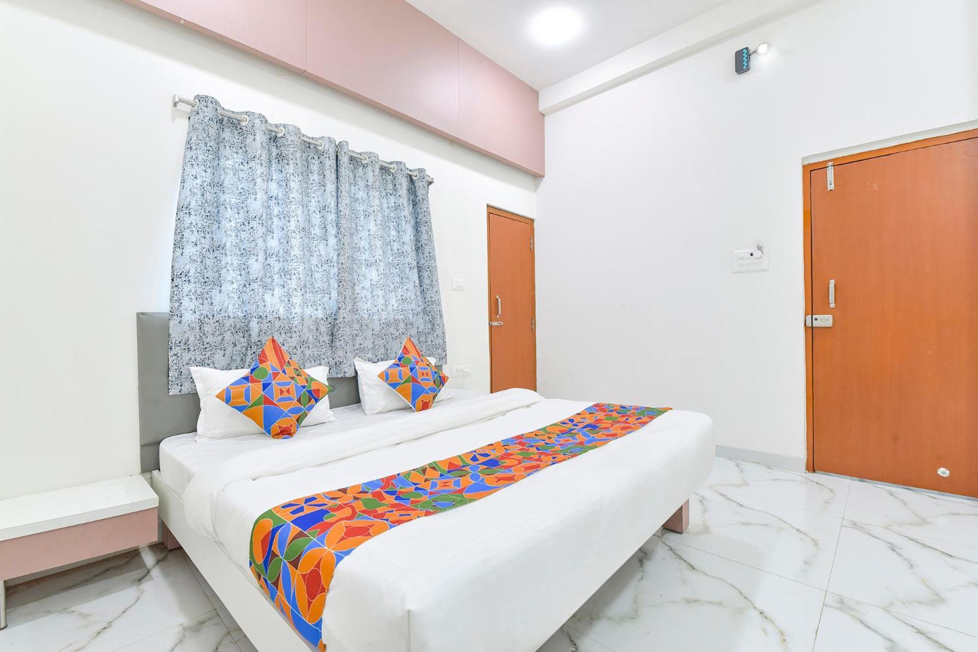 Fabhotel Grand Embassy 印多尔 外观 照片
